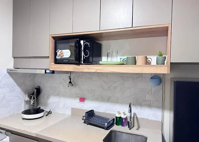 Cheo Cozy At The Median Near It Park - Fast Wifi & Pool * Cebu