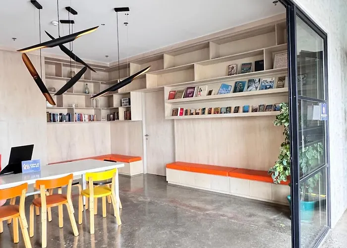 Cheo Cozy At The Median Near It Park - Fast Wifi & Pool Apartment Cebu